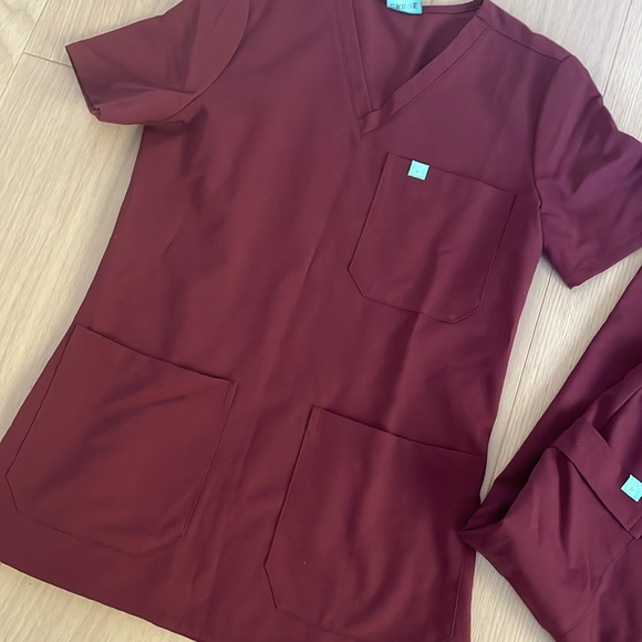 Garde Malade Scrubs - Picture 4 of 5